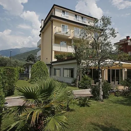 Verde 3* Torbole Sul Garda
